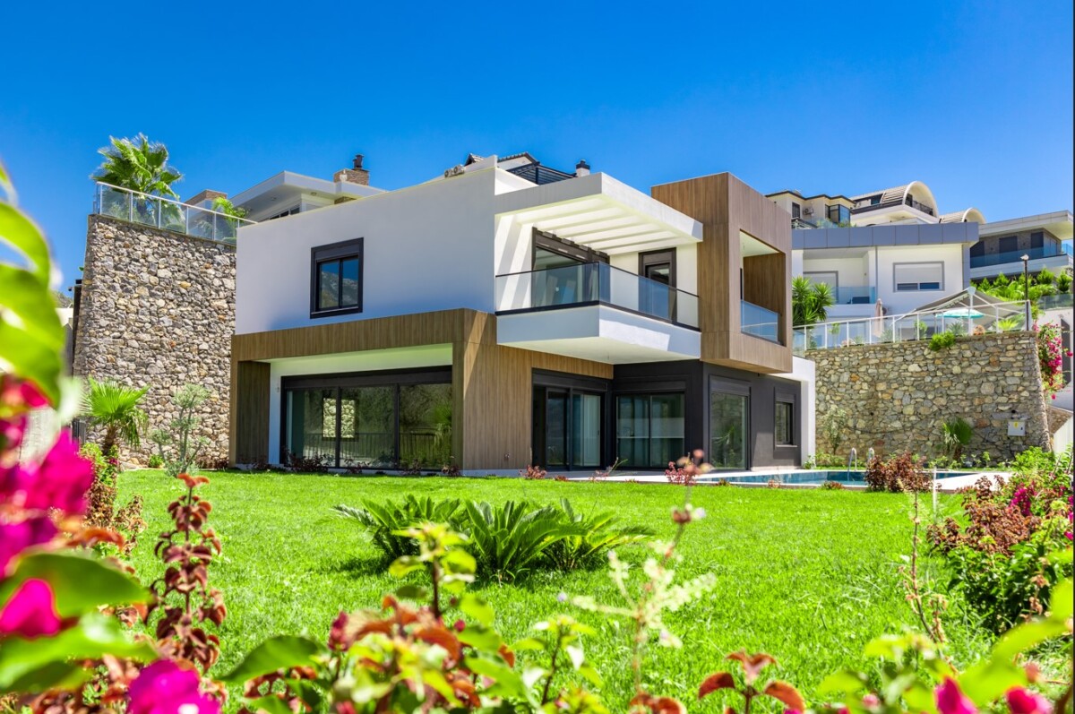 Detached Villa with Stunning Mountain and Sea Views – For Sale in Alanya Kargicak