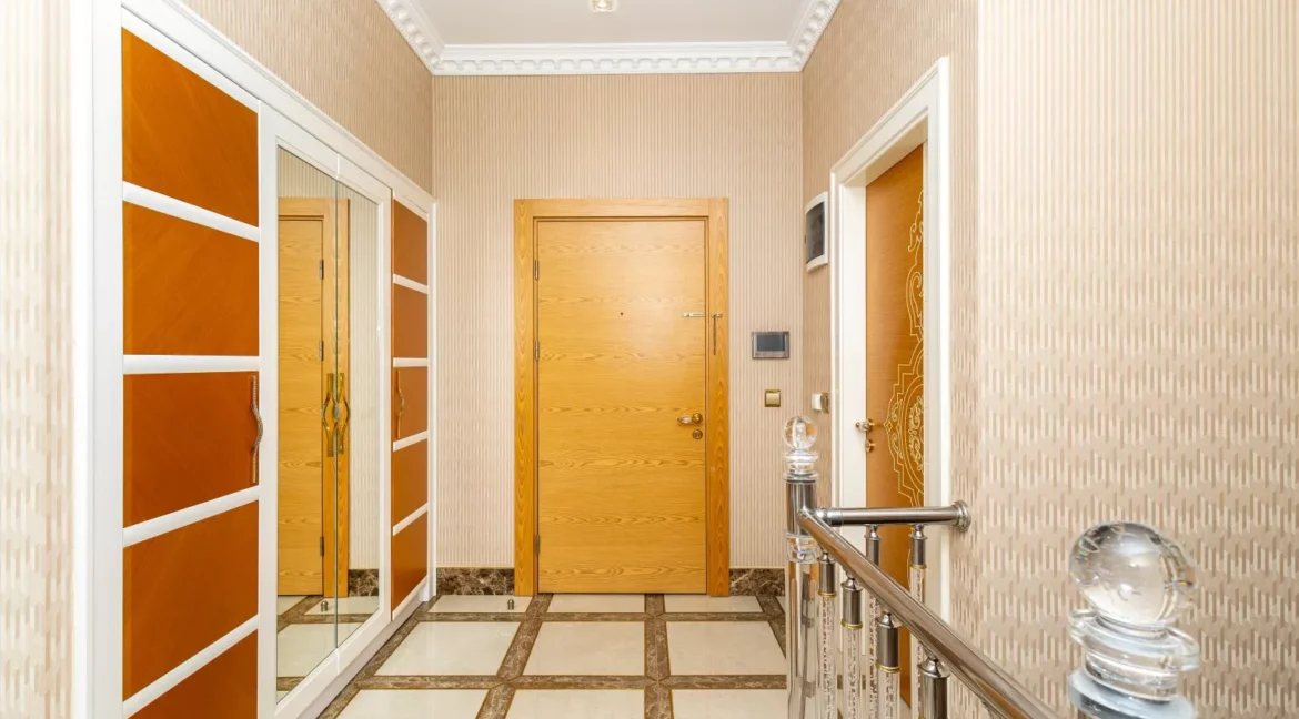 d52573f8-f64f-41f6-ba17-d42a8bc3e818