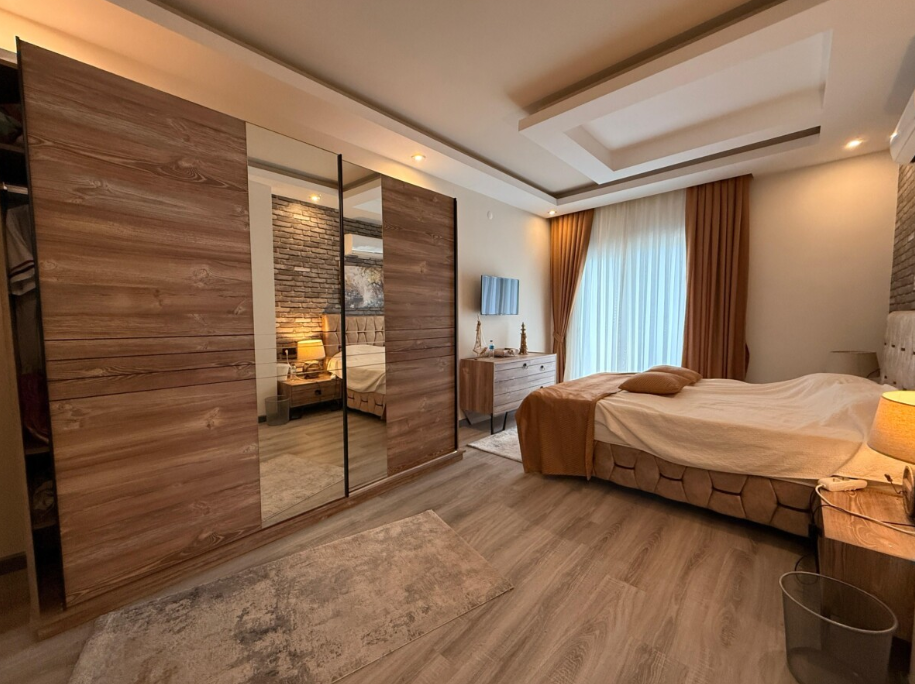 Experience Luxury Living in This Spacious 5 Bedroom Duplex In Kale Tower Residence