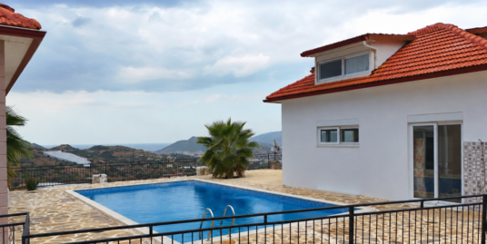 Two detached villas for the price of one in Gazipaşa